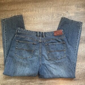 Tommy Bahama Jeans Men's 38x30 Classic Fit Straight Leg Medium Wash Blue Denim